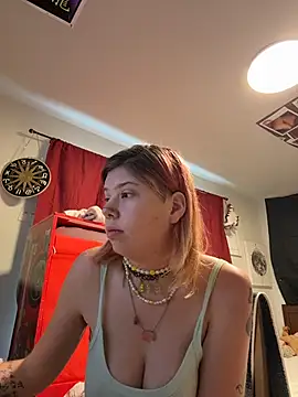 Snapshot of Esteem369 chatting on 11.20.25 Esteem369 online show from 11.20.25