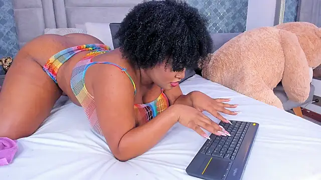 NiiaMoore online show from 02.28.25