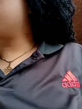 Snapshot of Liancy chatting on 01.07.25 Liancy online show from 01.07.25