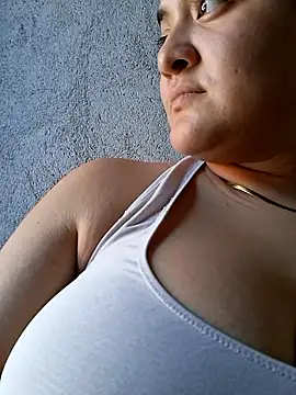 Snapshot of Liancy chatting on 09.21.25 Liancy online show from 09.21.25