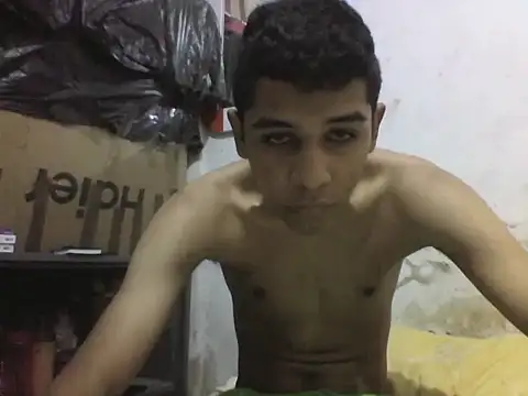 Snapshot of Leopardogonza chatting on 05.17.26 Leopardogonza online show from 05.17.26