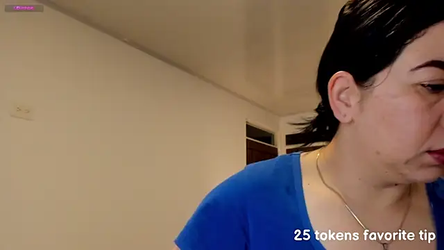 Snapshot of Im_coco chatting on 02.08.25 Im coco online show from 02.08.25