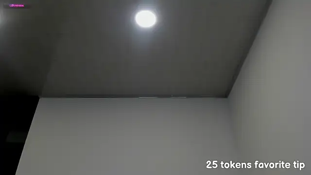 Snapshot of Im_coco chatting on 02.12.25 Im coco online show from 02.12.25