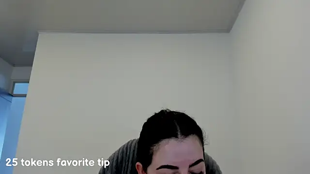 Snapshot of Im_coco chatting on 02.18.25 Im coco online show from 02.18.25