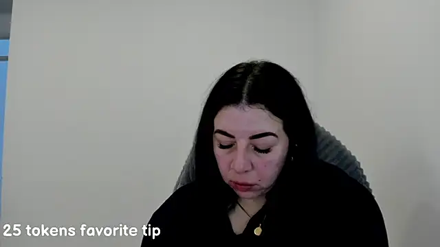 Snapshot of Im_coco chatting on 02.25.25 Im coco online show from 02.25.25