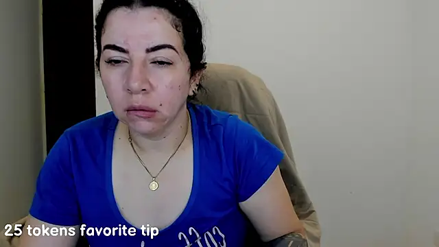 Snapshot of Im_coco chatting on 03.08.25 Im coco online show from 03.08.25