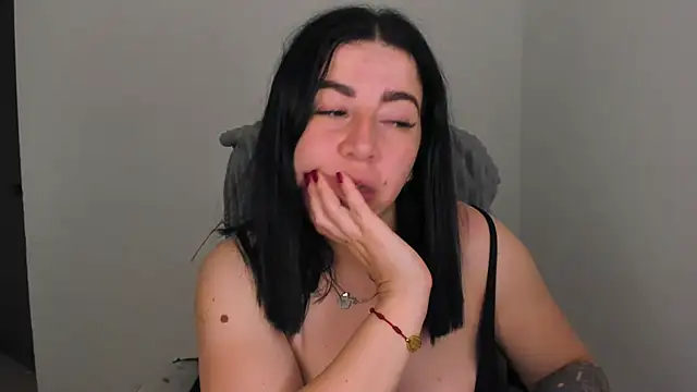 Snapshot of Im_coco chatting on 10.08.25 Im coco online show from 10.08.25