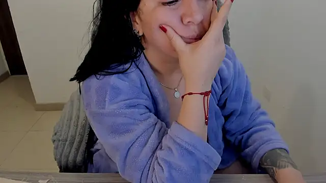 Snapshot of Im_coco chatting on 10.12.25 Im coco online show from 10.12.25