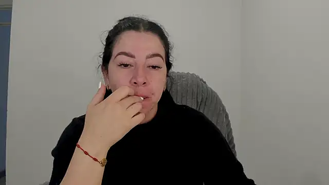 Snapshot of Im_coco chatting on 11.06.25 Im coco online show from 11.06.25