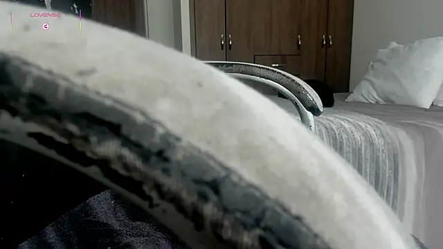 Snapshot of Im_coco chatting on 11.15.25 Im coco online show from 11.15.25