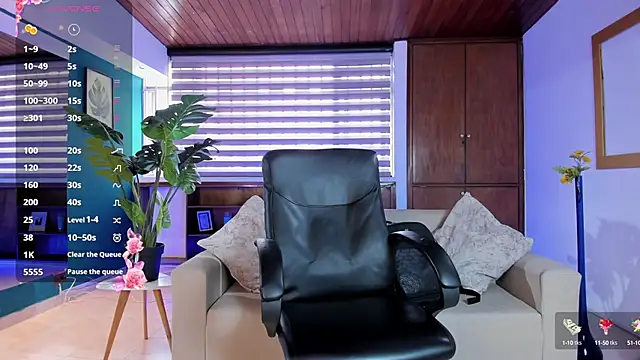 Snapshot of IsabellaaJoness chatting on 10.08.25 IsabellaaJoness online show from 10.08.25