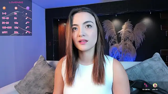 Snapshot of IsabellaaJoness chatting on 10.28.25 IsabellaaJoness online show from 10.28.25