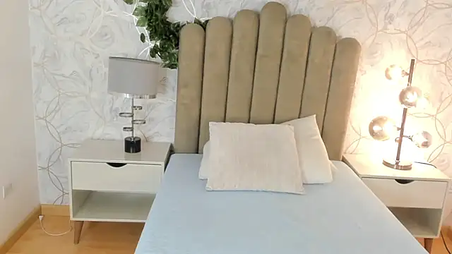 Snapshot of Roma__love chatting on 01.20.25 Roma love online show from 01.20.25