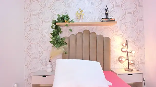 Snapshot of Roma__love chatting on 11.24.25 Roma love online show from 11.24.25