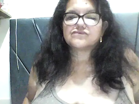 kassandra02 online show from 10.03.25