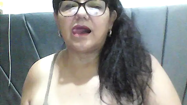 kassandra02 online show from 10.21.25