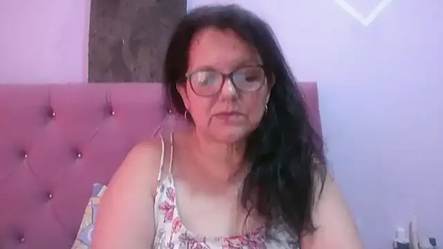 Snapshot of kassandra02 chatting on 06.26.26 kassandra02 online show from 06.26.26