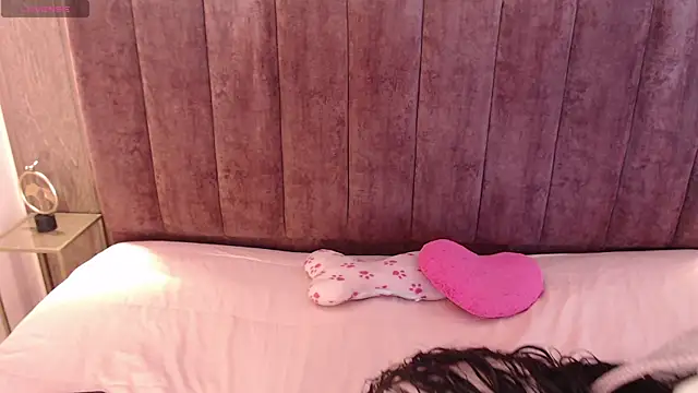 AgathaLynx online show from 03.02.25