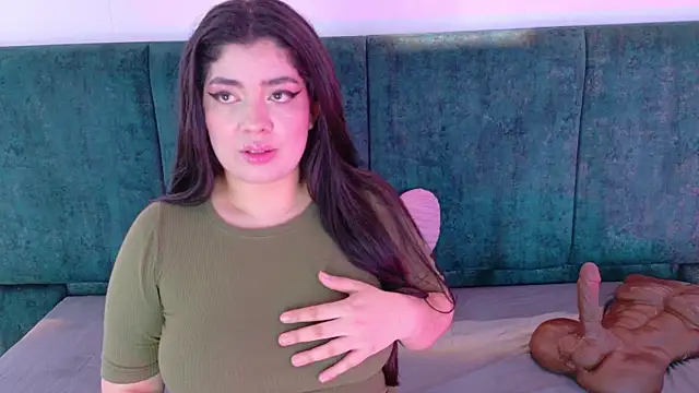 Snapshot of AgathaLynx chatting on 04.11.26 AgathaLynx online show from 04.11.26