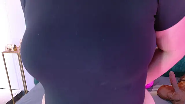 Snapshot of AgathaLynx chatting on 04.12.26 AgathaLynx online show from 04.12.26