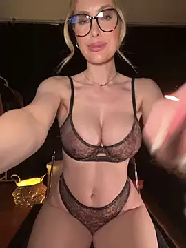 Lena Blom online show from 01.17.25