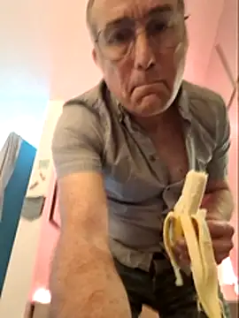 Snapshot of bibananaman chatting on 05.26.26 bibananaman online show from 05.26.26