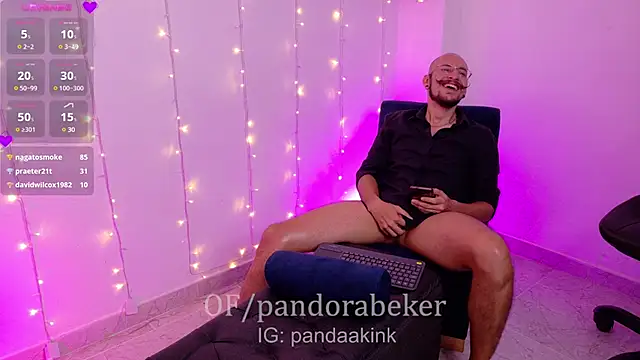 Snapshot of pandorabeker chatting on 02.05.25 pandorabeker online show from 02.05.25