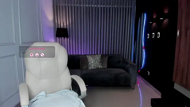 Anna parkker  online show from 02.17.25