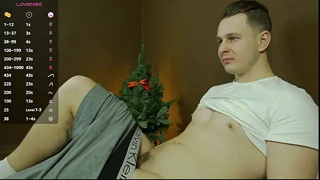 Snapshot of charlie_smiley chatting on 12.16.24 charlie smiley online show from 12.16.24