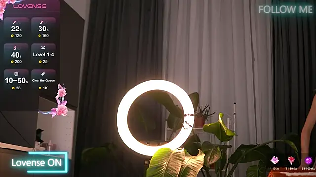 Snapshot of EmilyRaymont chatting on 11.05.25 EmilyRaymont online show from 11.05.25