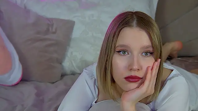 LiliLinn online show from 03.11.25