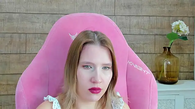 LiliLinn online show from 10.20.25