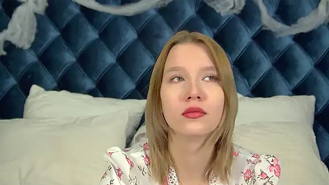 LiliLinn online show from 11.03.25