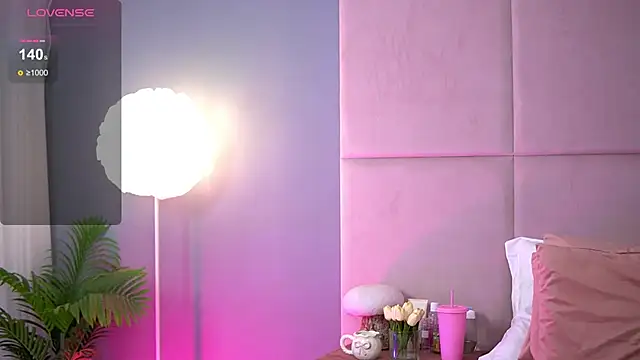 AlmaLuv online show from 09.09.25