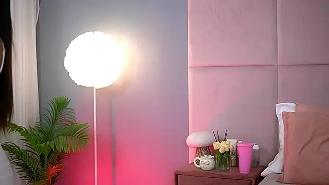 AlmaLuv online show from 09.16.25