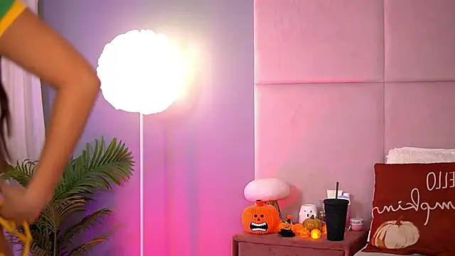 AlmaLuv online show from 11.05.25