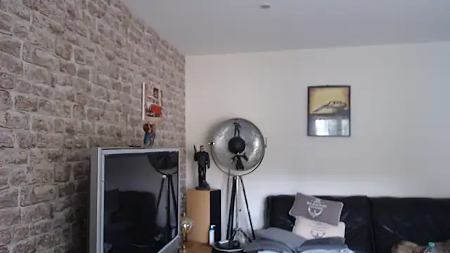 Snapshot of Goduleur69 chatting on 04.14.26 Goduleur69 online show from 04.14.26
