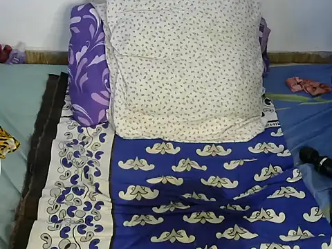 Snapshot of juicy_candy1999 chatting on 02.28.25 juicy candy1999 online show from 02.28.25