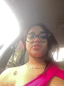 Snapshot of ElaEndez_ chatting on 01.26.25 ElaEndez online show from 01.26.25