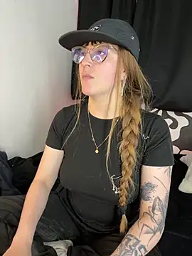 tekila   online show from 10.17.25