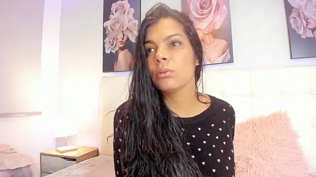 Sweetdreamses  online show from 02.04.25