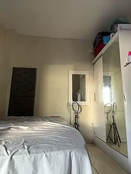 Indiazinhax online show from 04.18.26