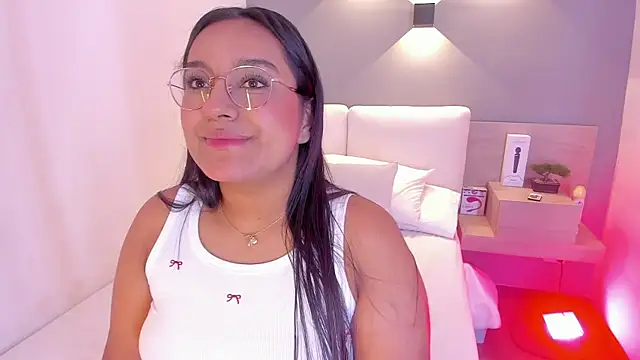 Snapshot of ellamontoya chatting on 01.23.25 ellamontoya online show from 01.23.25