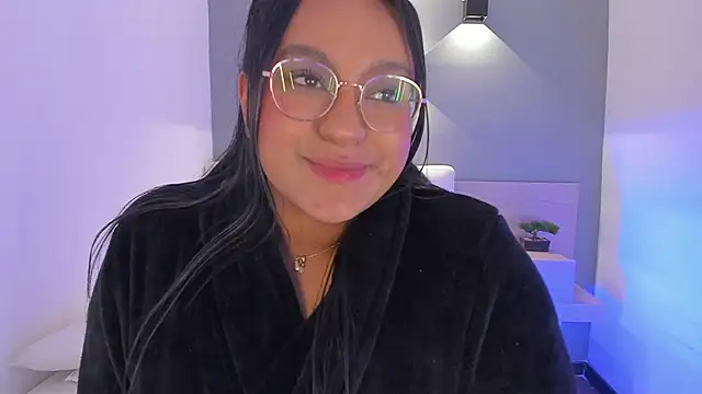 Snapshot of ellamontoya chatting on 02.11.25 ellamontoya online show from 02.11.25