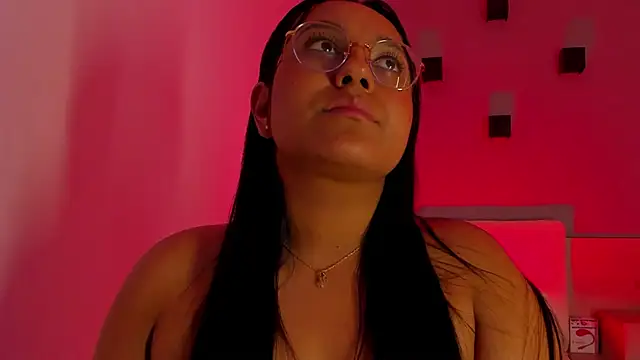 Snapshot of ellamontoya chatting on 02.13.25 ellamontoya online show from 02.13.25