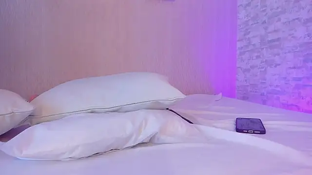 Snapshot of ellamontoya chatting on 02.14.25 ellamontoya online show from 02.14.25