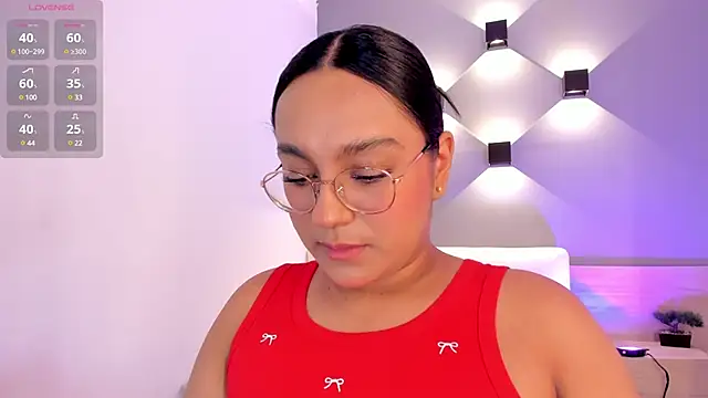 Snapshot of ellamontoya chatting on 03.04.25 ellamontoya online show from 03.04.25