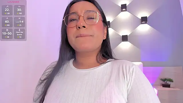 Snapshot of ellamontoya chatting on 03.11.25 ellamontoya online show from 03.11.25