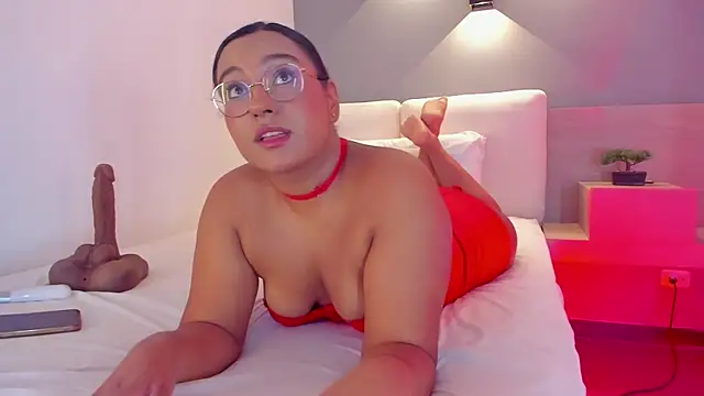 Snapshot of ellamontoya chatting on 09.09.25 ellamontoya online show from 09.09.25