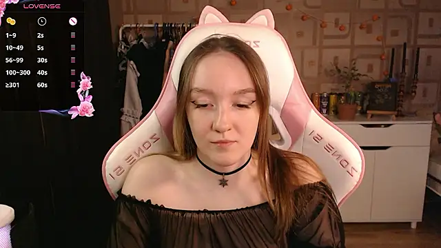 Snapshot of MoonlishSiren chatting on 12.06.24 MoonlishSiren online show from 12.06.24